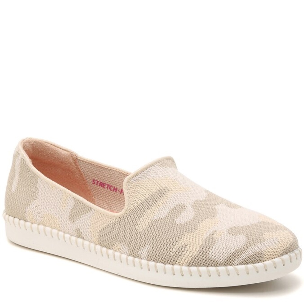 Skechers slip on shoes